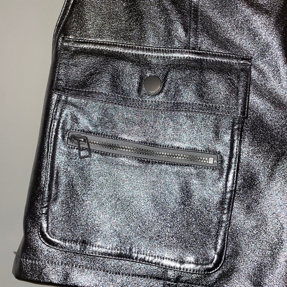 NWT! ANTHROPOLOGIE Silver Metallic Faux Leather Shorts Size 6 - Picture 10 of 13